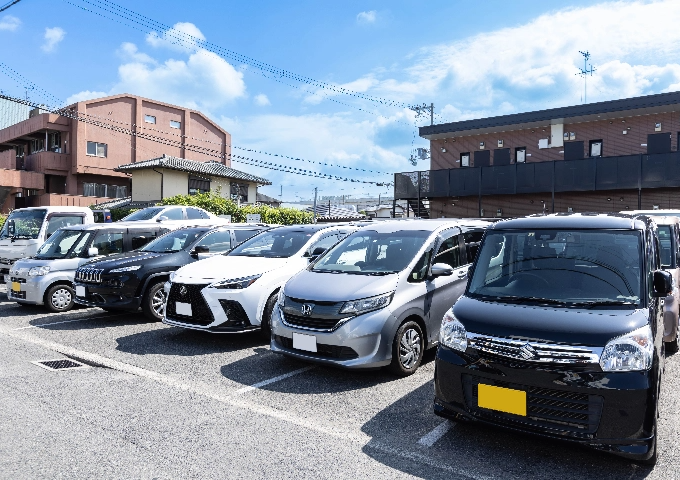 アイエスオート前駐車スペース２