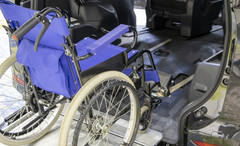 車いすを乗せる福祉車両