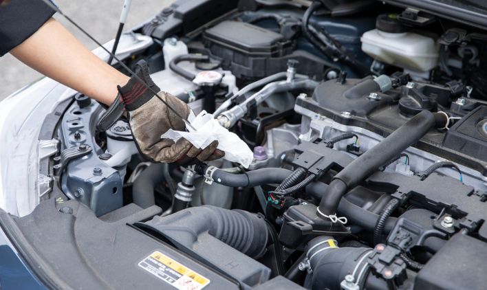 車のエンジンオイル交換の頻度は？のイメージ画像
