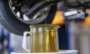 エンジンオイルを交換しないとどうなる？のイメージ画像